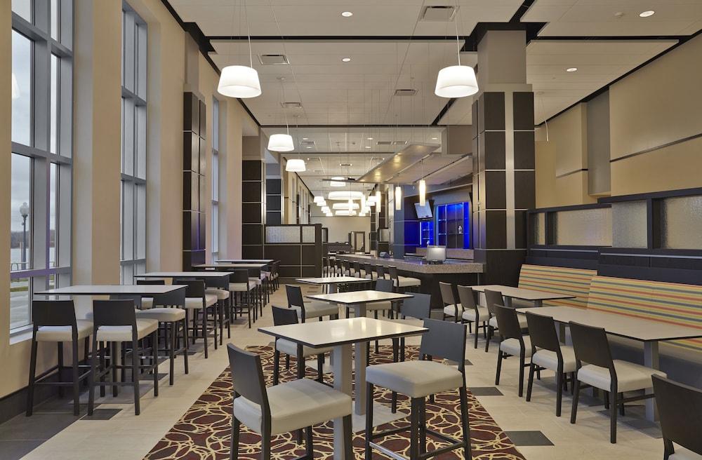 מלון Doubletree By Hilton לורנסבורג מראה חיצוני תמונה