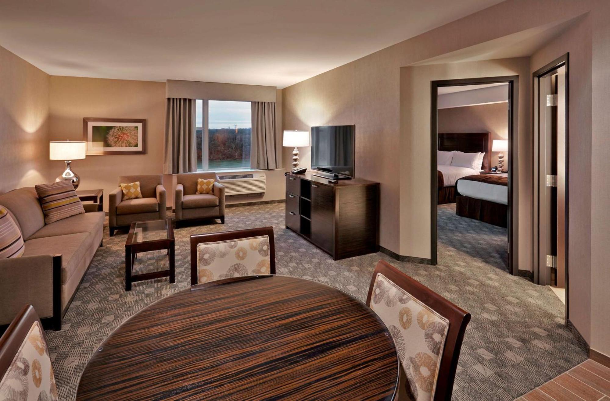 מלון Doubletree By Hilton לורנסבורג מראה חיצוני תמונה