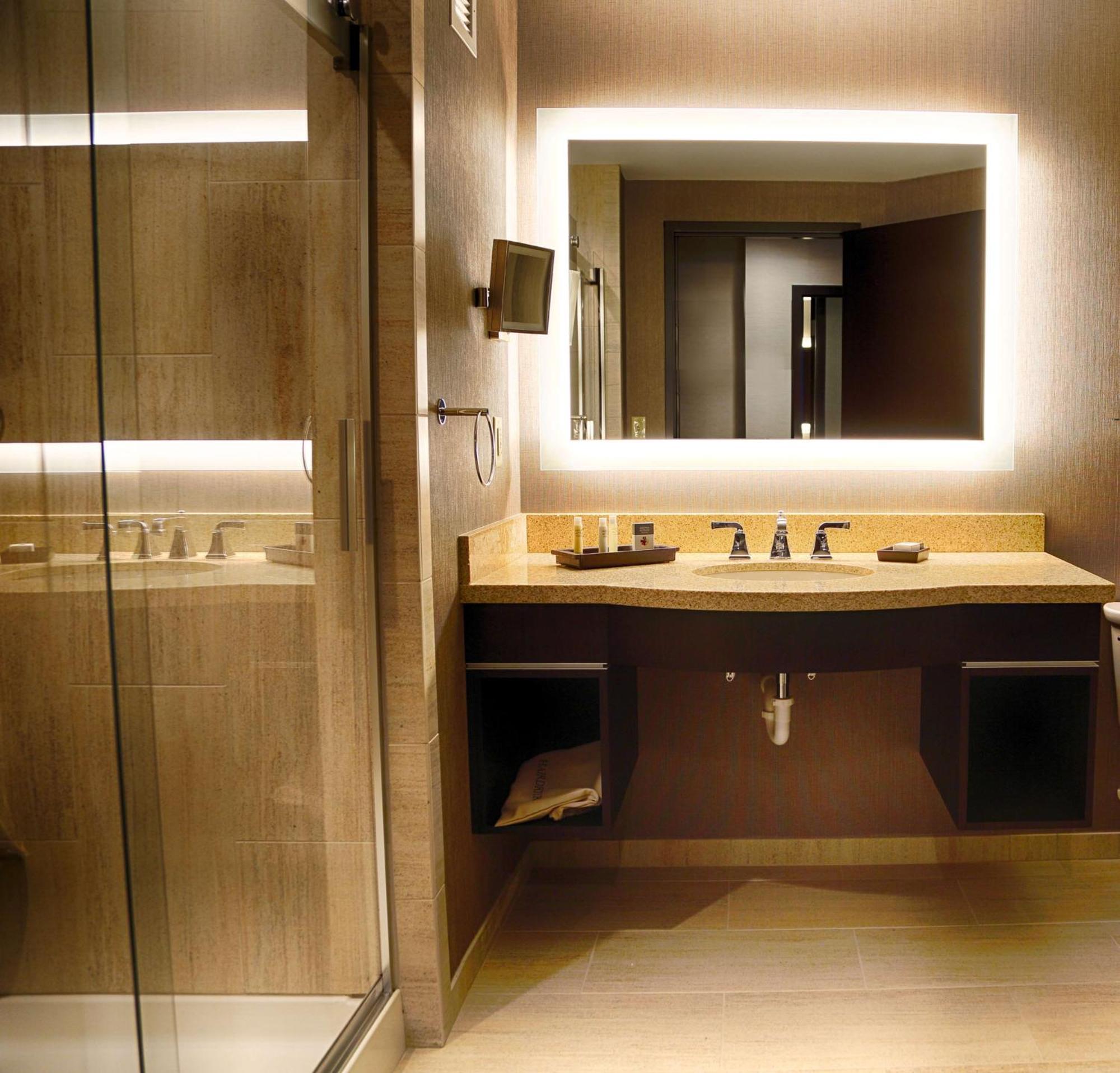 מלון Doubletree By Hilton לורנסבורג מראה חיצוני תמונה